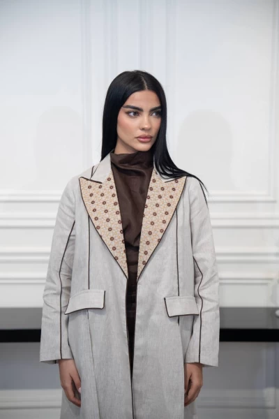 عباية بليزر لينن باللون البيج مع تطريز C:IB329 Beige